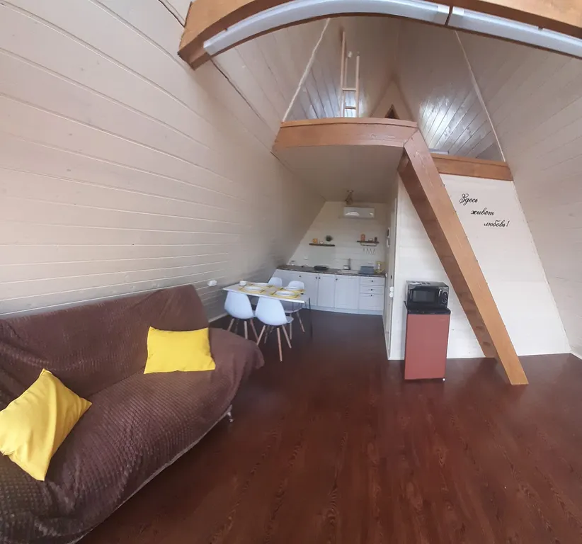 Уютный домик в стиле афрейм