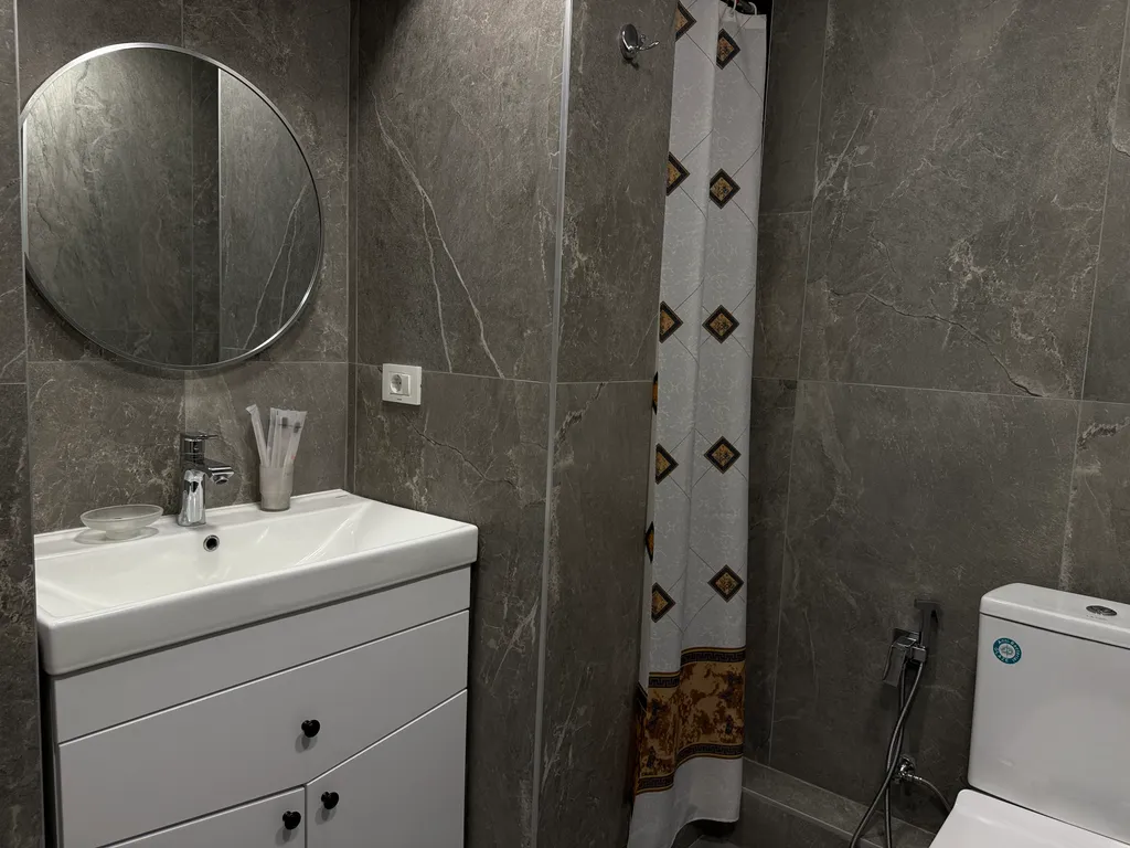 Уютная квартира с 2 спальнями в центре города рядом с Площадью