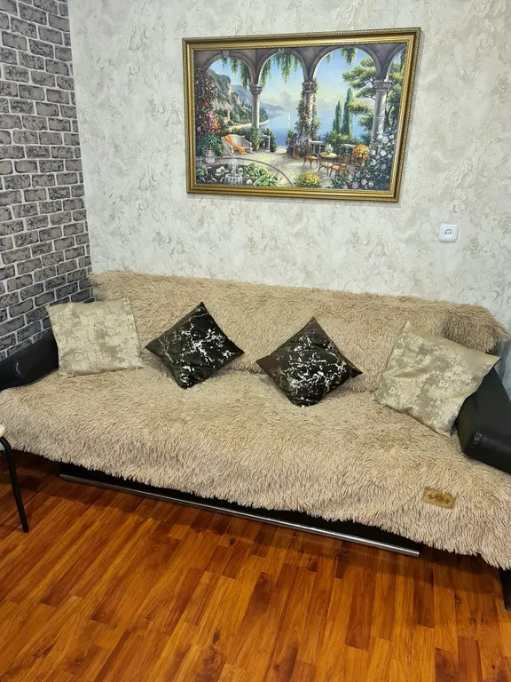 Комфортная тёплая квартира с камином возле двух стоматологий