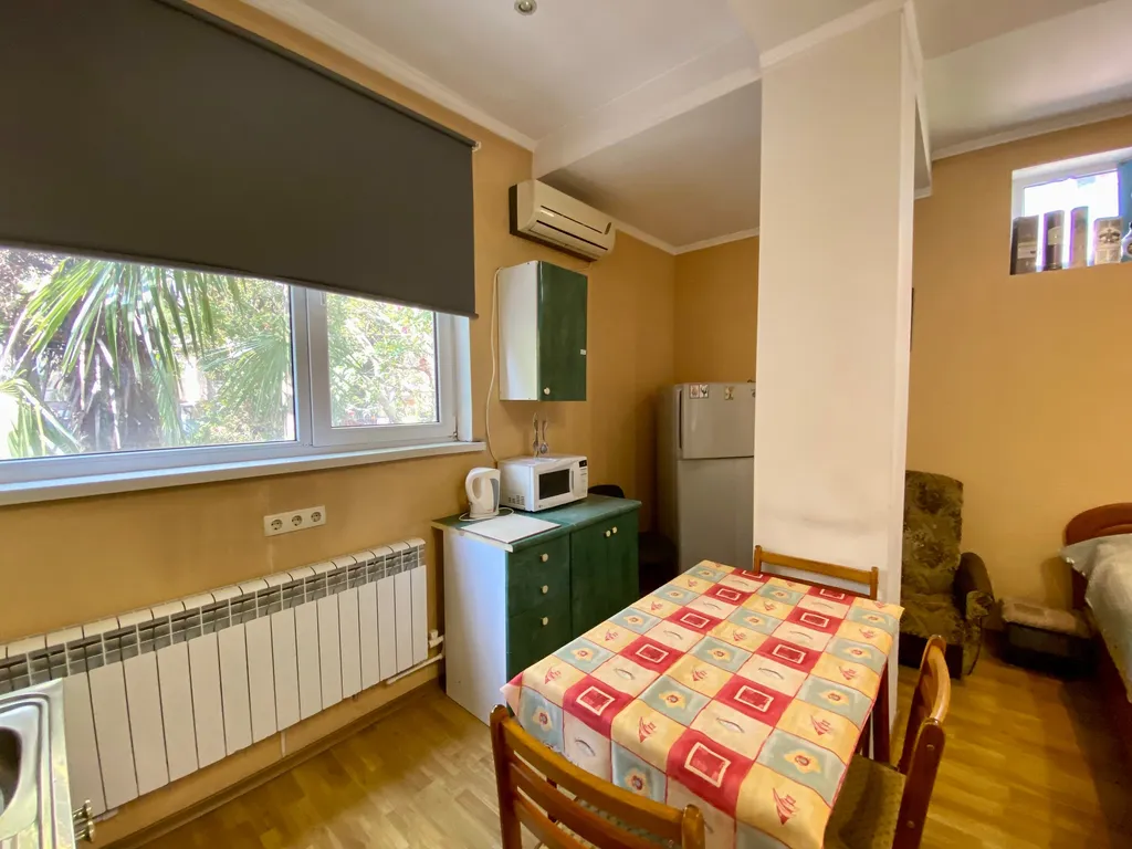 Апартаменты в самом центре Ялты у моря с парковкой бонус