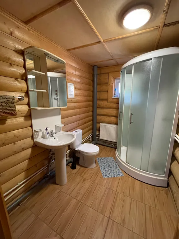 Дом на берегу озера Селигер