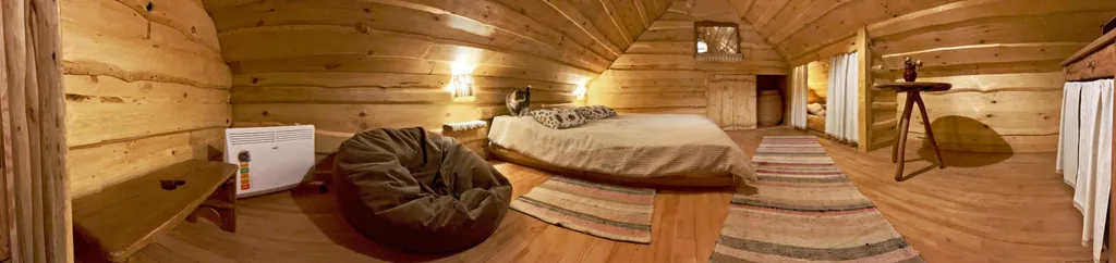 Агроусадьба в хуторской тиши с камином, сеновалом и сном на пчелах