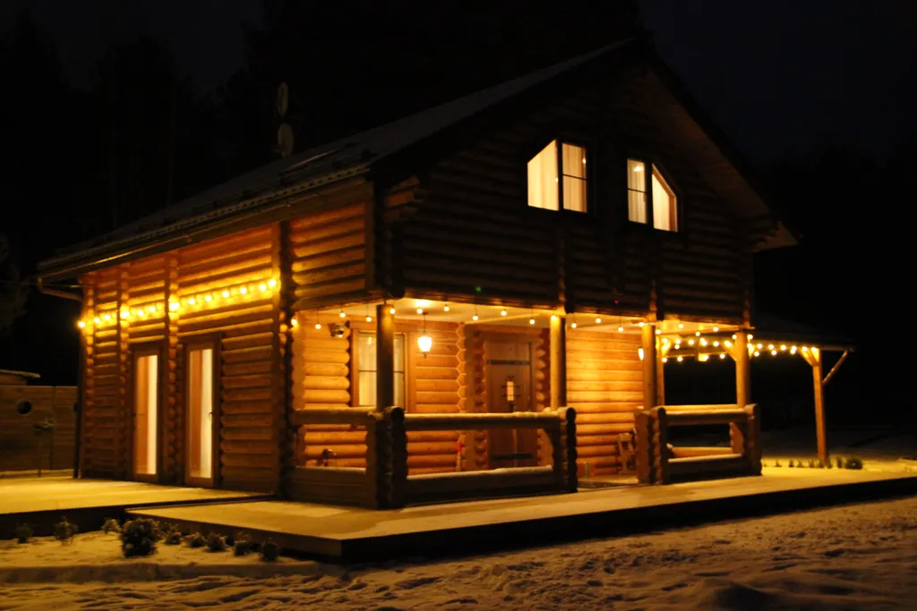 Новогодний дом в лесу