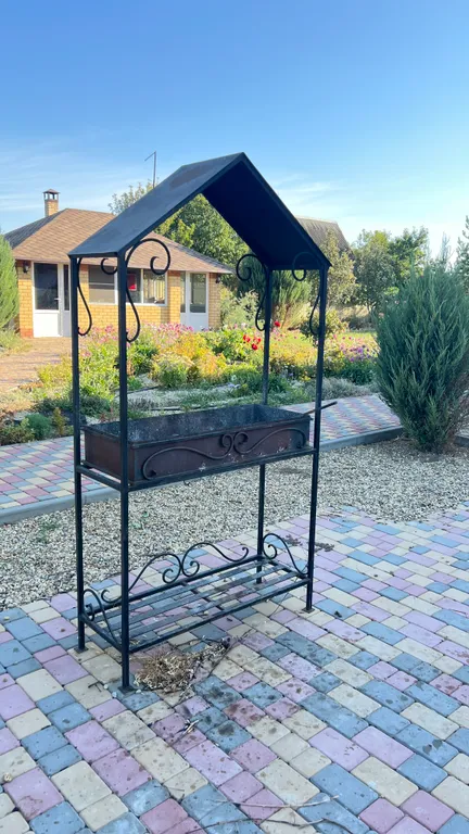 Загородный дом на берегу реки