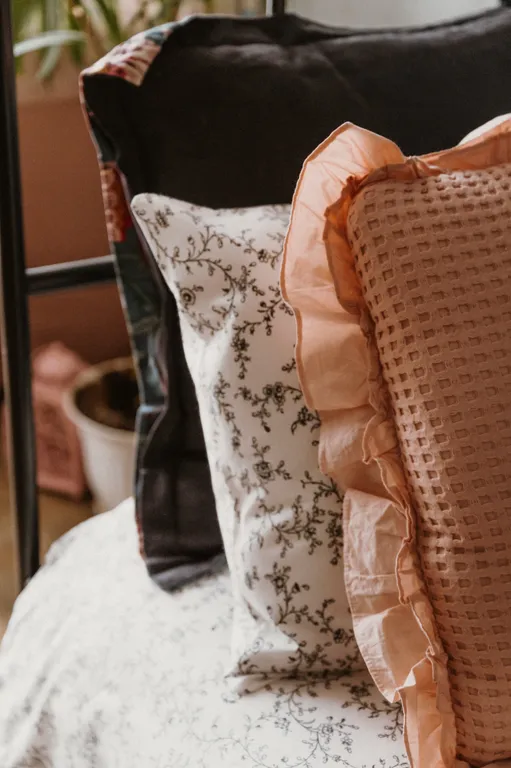 Дизайнерские апартаменты с панорамными окнами под крышей