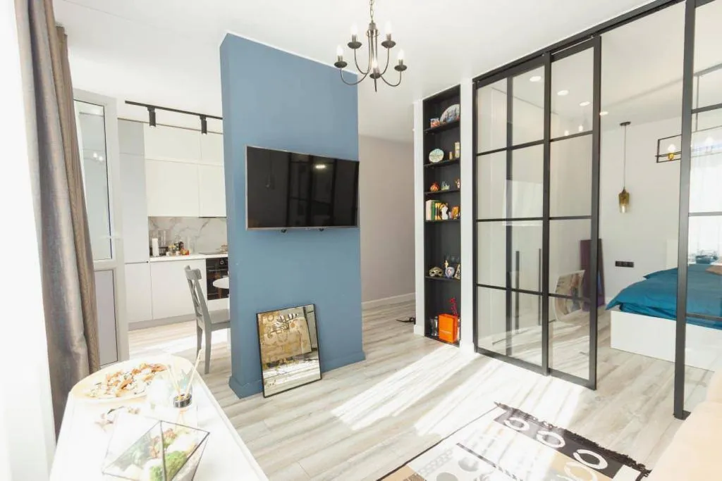 Яркая квартира с дизайнерским ремонтом