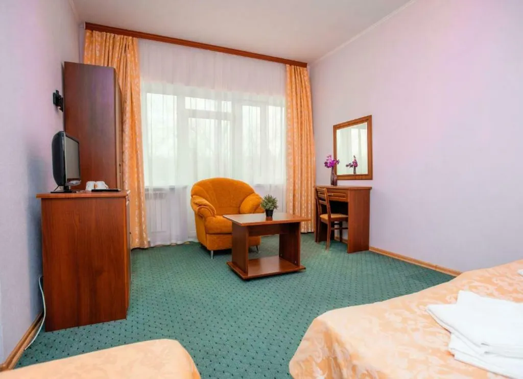 Номер на первой линии с видом на море без балкона из двух комнат