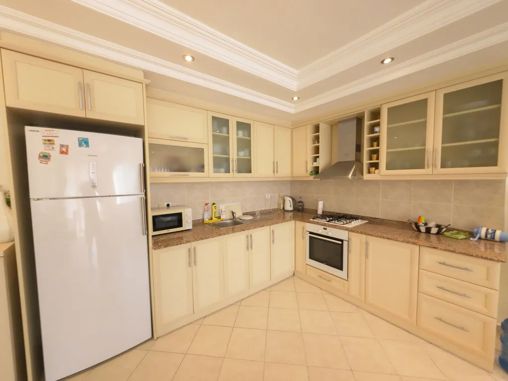 Апартаменты у моря всего в 200 метрах до пляжа с открытым бассейном