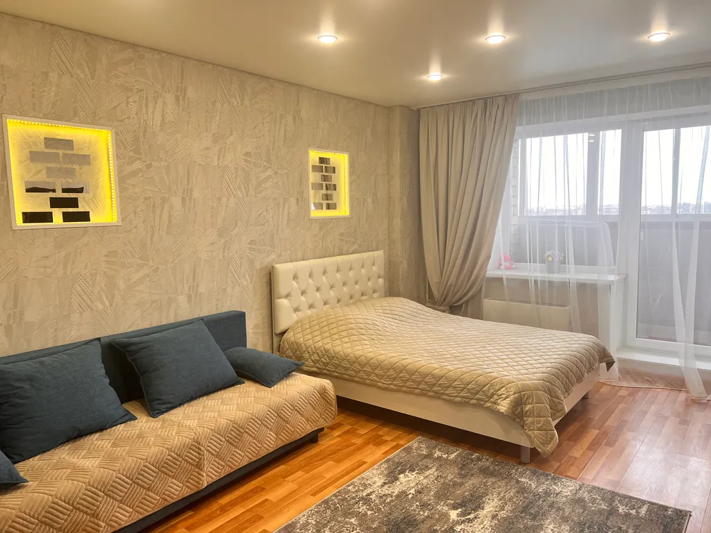 Уютная современная и просторная квартира с большой кухней