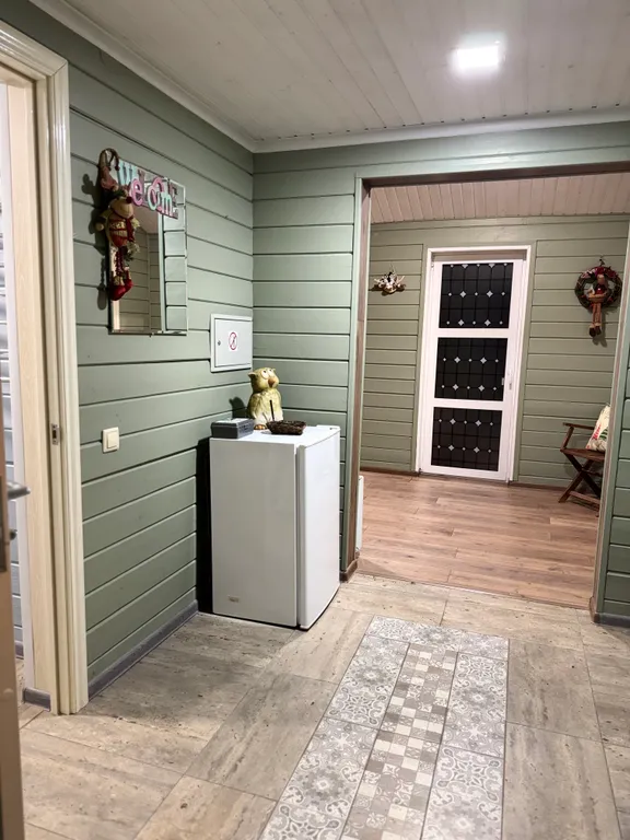 Загородный домик с бассейном и сауной