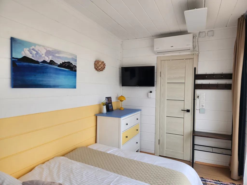 Дом с березками