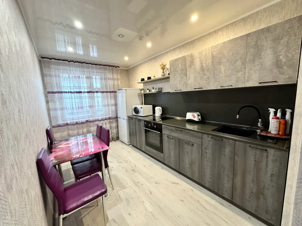 Квартира рядом с Ледовым дворцом Кристал, центр города