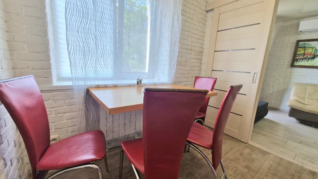 Дизайнерская квартира возле вокзала