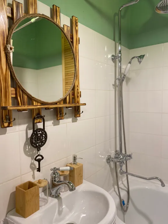 Двухкомнатная квартира Восьмидесятые в самом центре с видом на Волгу