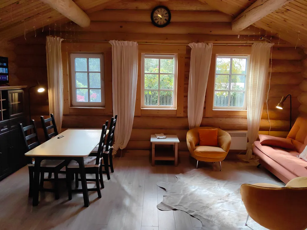 Шале и баня на 1 линии озера Красное, 2 километра от Финского залива, Пески