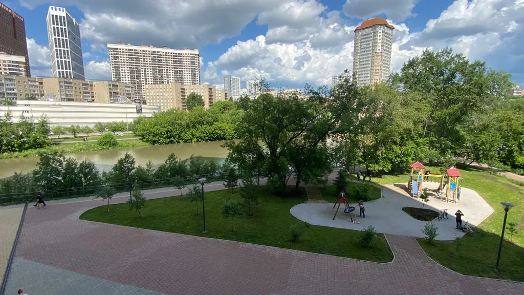 Квартира Уютная квартира в центре города с видом на пруд — Екатеринбург