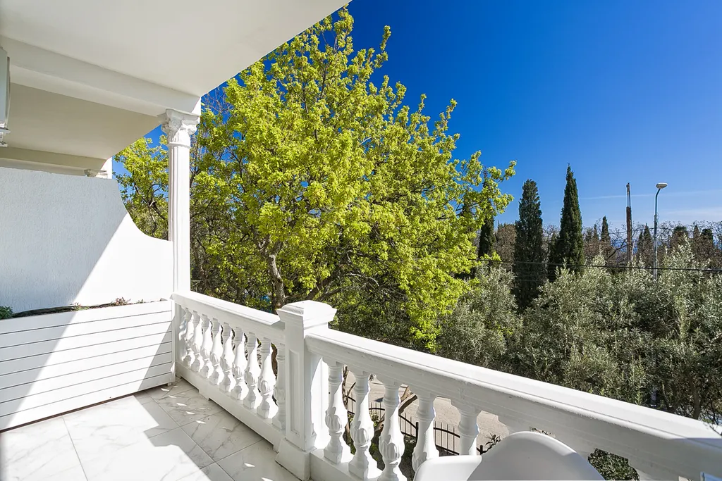 Квартира-студия с видом на море и парк