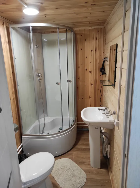 Сосновый отдельный домик