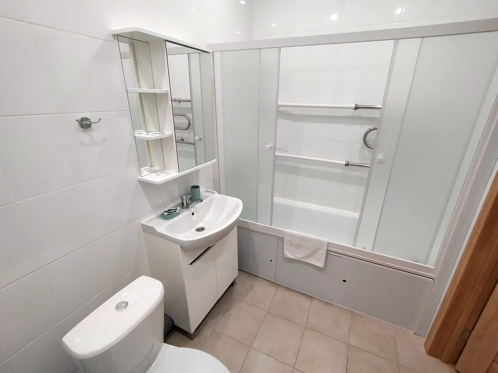 Квартира с панорамным балконом.
Хрустальный 19 этаж "День и Ночь"