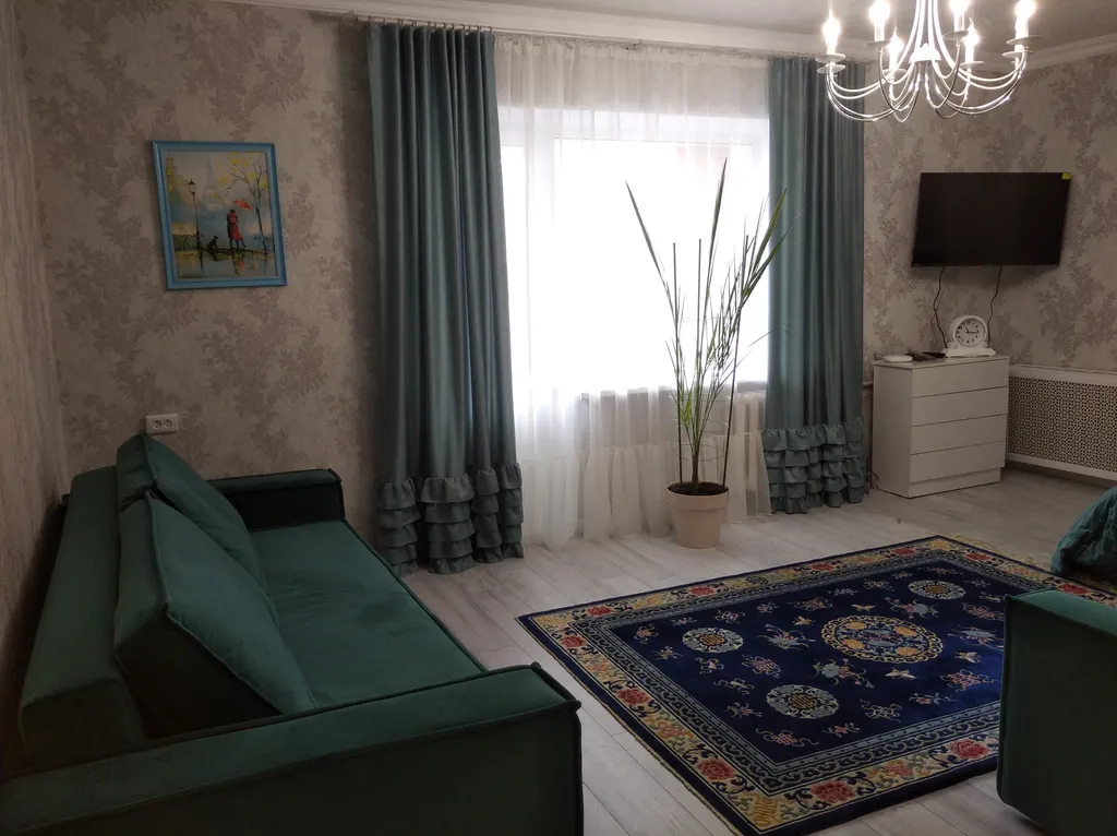 Просторная квартира — аренда посуточно в Шахты