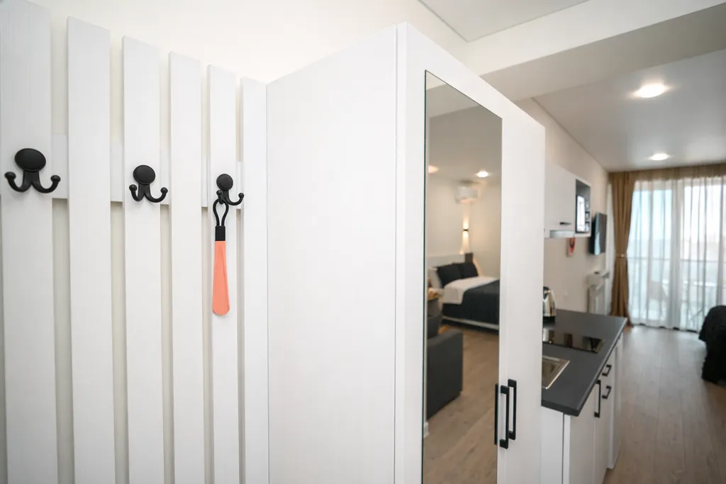 Студия с панорамным видом на город, горы и стадион