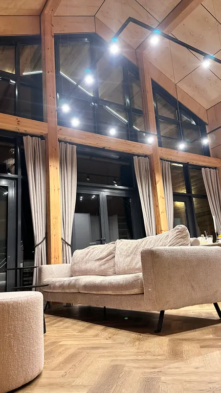 Шикарный Барн с сауной и купелью