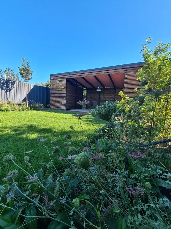 Дом с ландшафтным дизайном