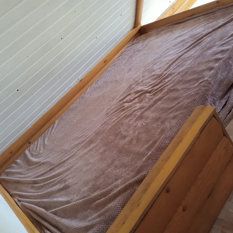 Домик у озера