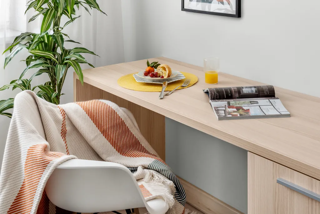 YES Апарт-Отель  King-Size кровать кухня вид на Ботанический сад