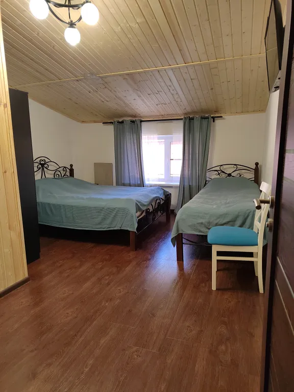 Новый трёхэтажный коттедж в центре