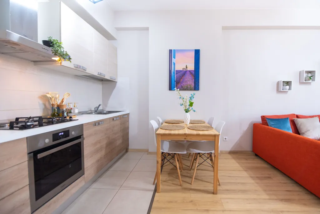 Светлая квартира с видом на город и Мтацминду