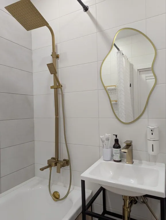 Студия с панорамным окном, видом на Северные закаты, Чумаровка 2 минуты