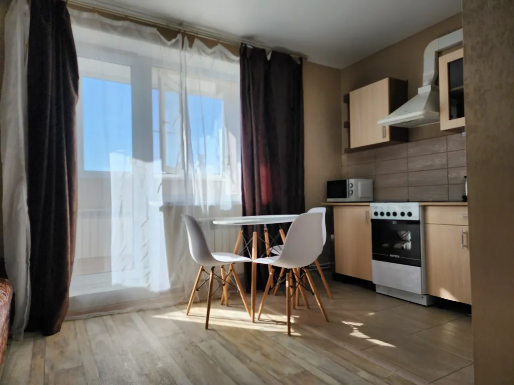 Комфортная студия с видом на озеро рядом с вокзалом