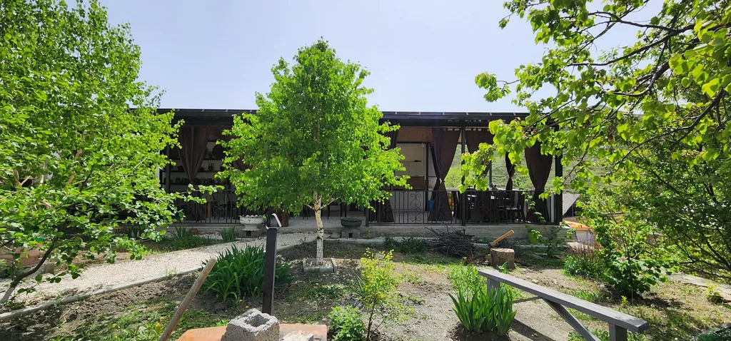 Уютный дом с видом на горы