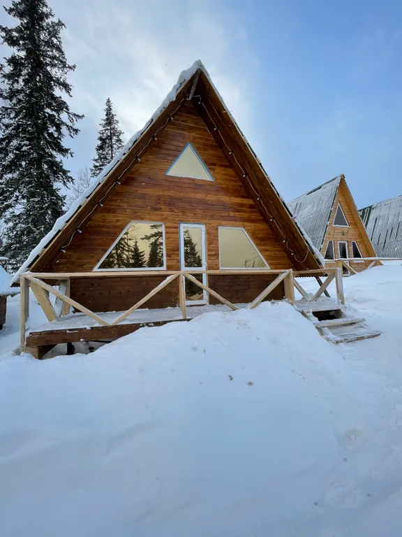Коттедж Шале в стиле A-frame с видом на горы и лес — Шерегеш