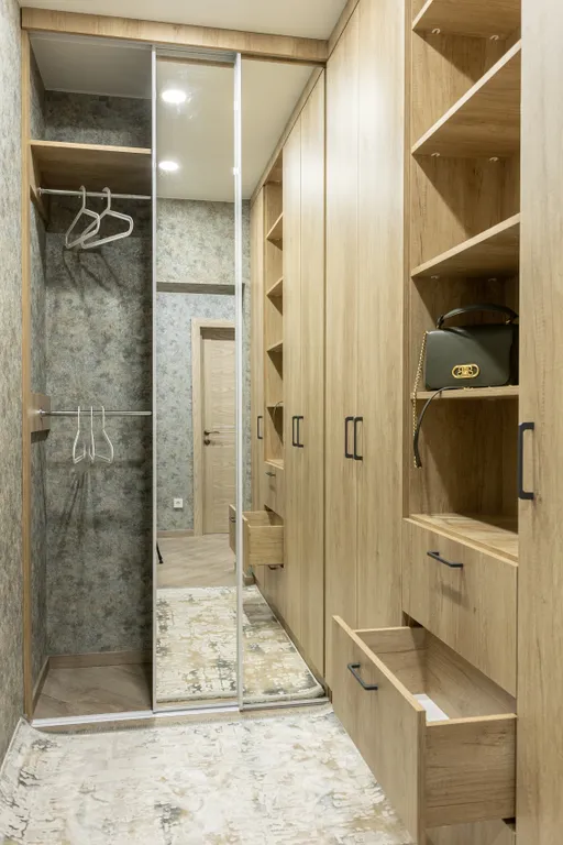 Дизайнерские апартаменты с красивым закатом на море