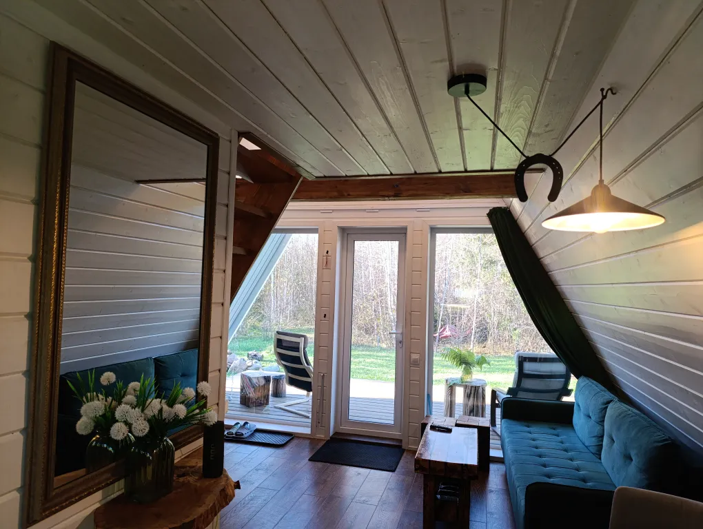 A-frame домик у леса