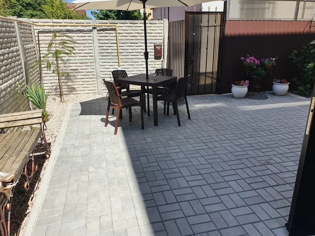 Уютная 2 комнатная квартира в центре с двориком