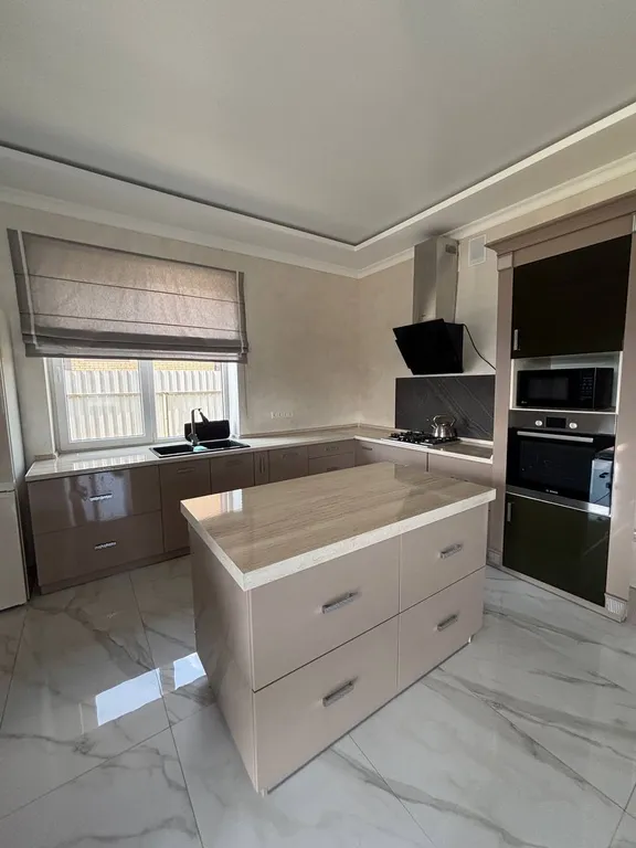 Коттедж Новый дом с видом на горы — Винсады