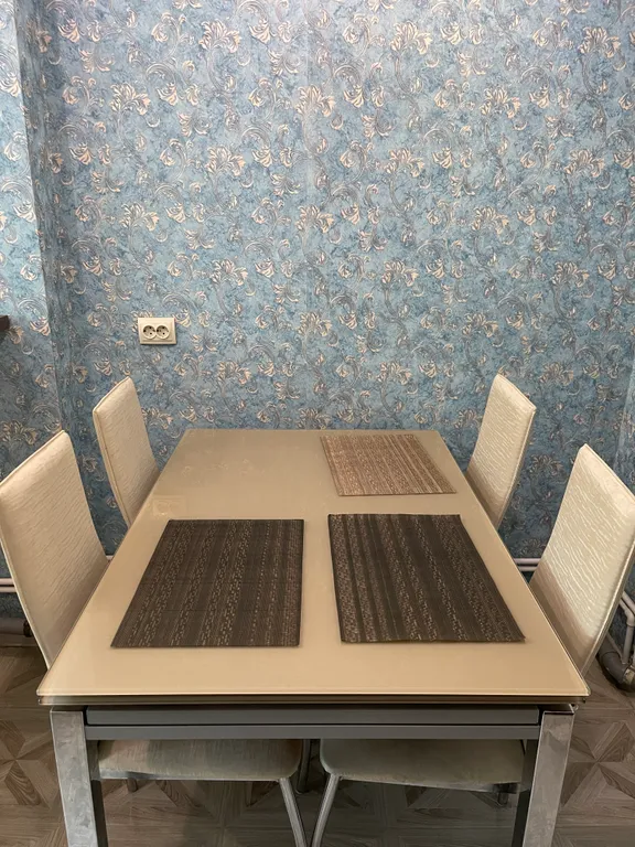 2-комнатная квартира с хорошим ремонтом в новом доме