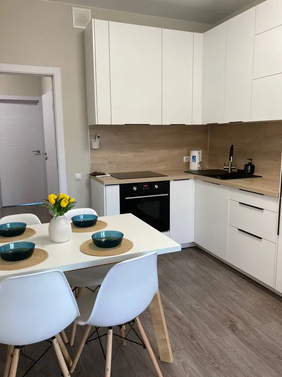 Квартира в новом доме с видом на бассейн и горы