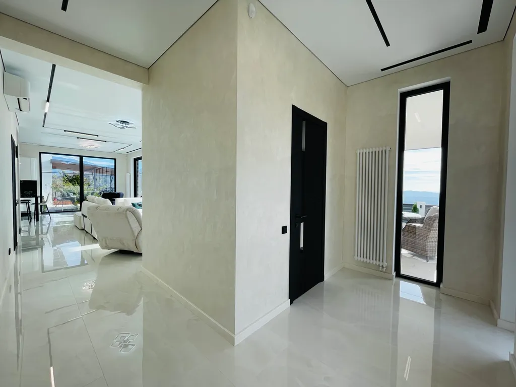 Вилла с бассейном и баней