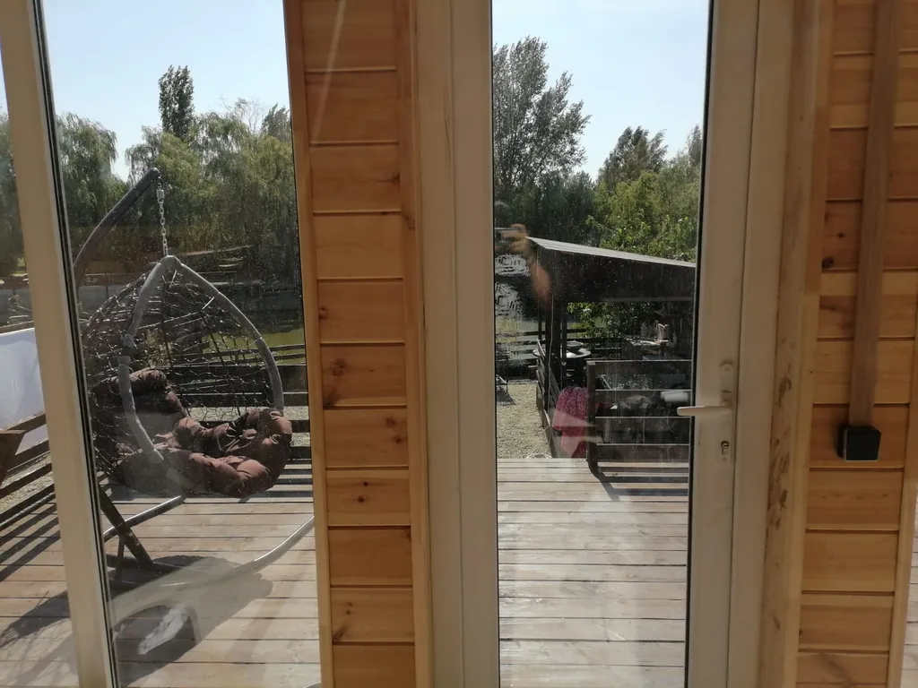 A-Frame на берегу реки, рыбалка с пирсом в Береговом