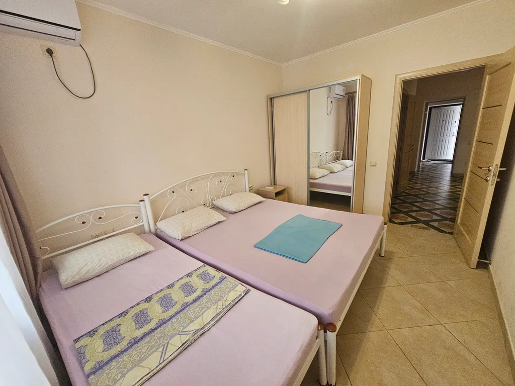 Коттедж Дом в 5 минутах от моря — Новоотрадное