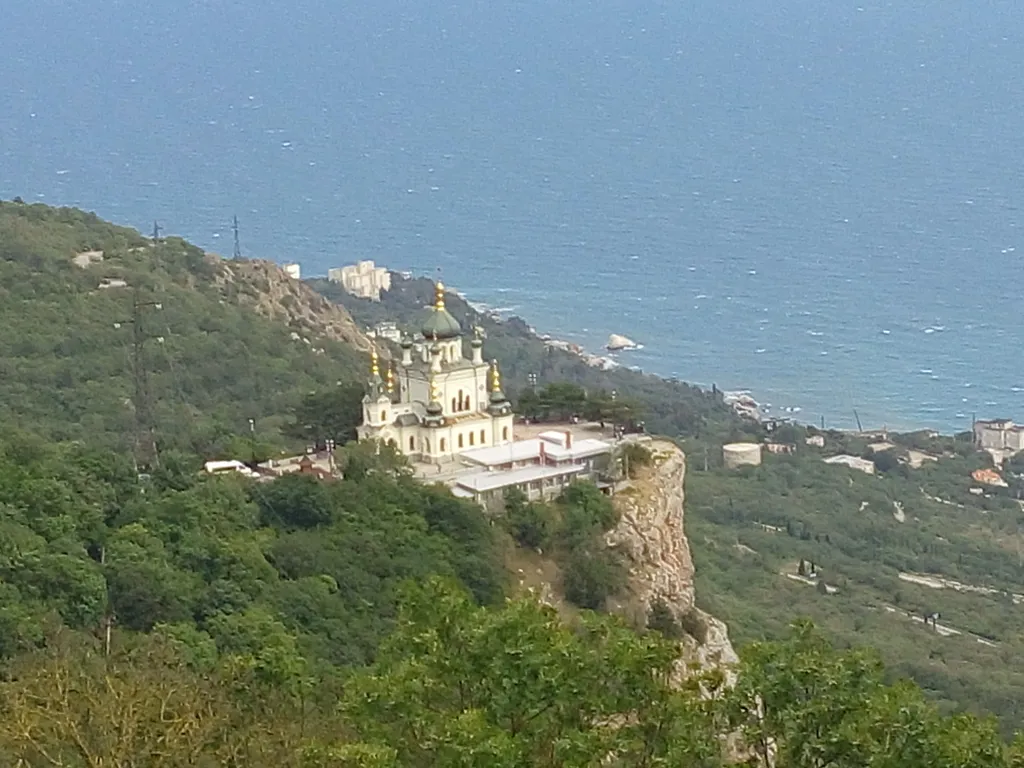 Апартаменты новые с видом на море, горы в новом доме над форосским парк