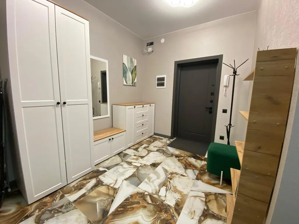 Большая квартира в новом доме, парковка в закрытом дворе, самый центр