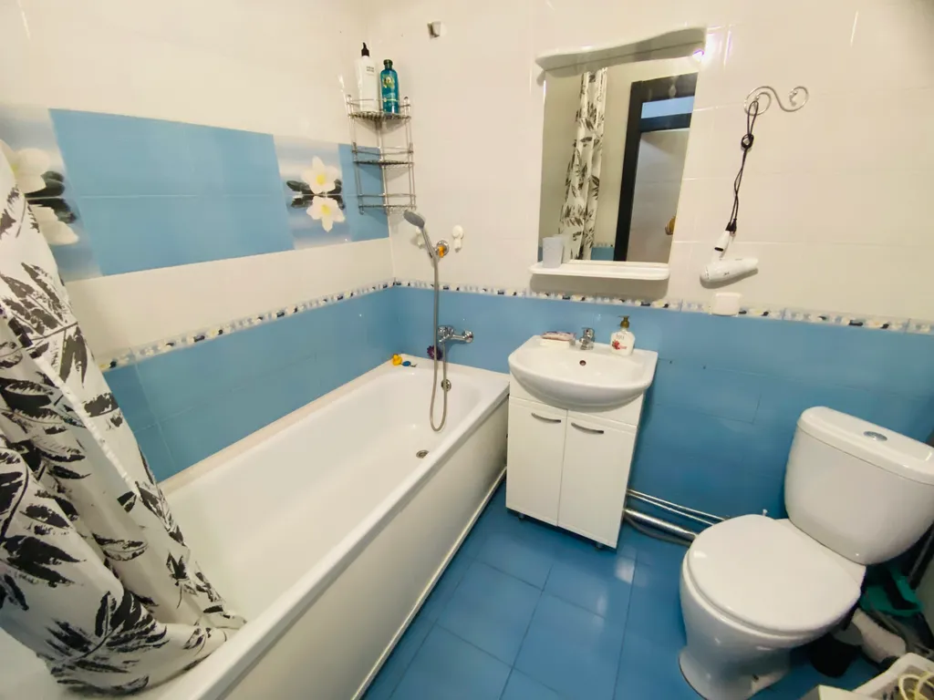 Уютная квартира с прекрасным видом на город в огнях