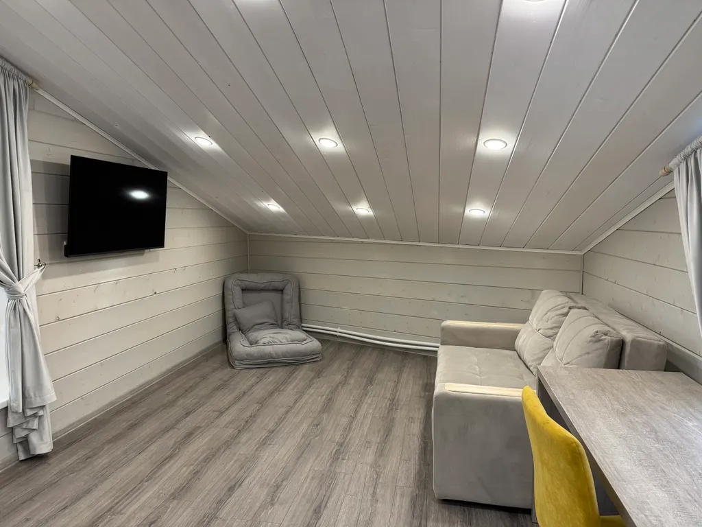 Новый коттедж с сауной и бассейном