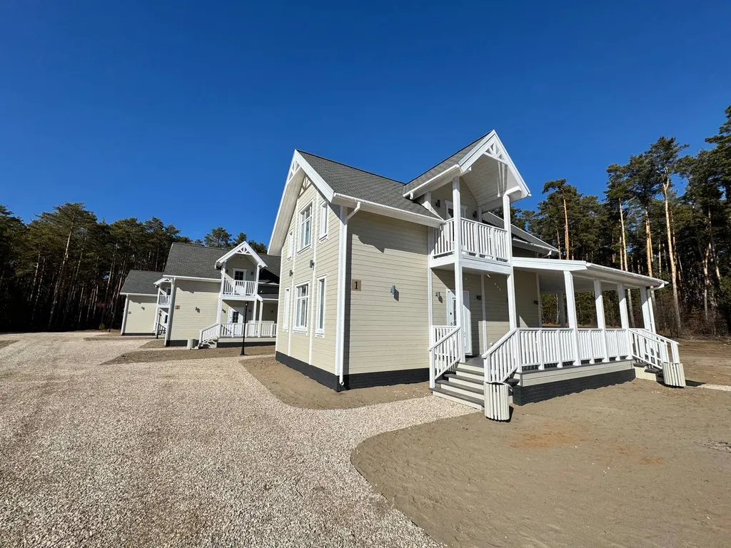 Дом в лесу с баней и видом на Волгу