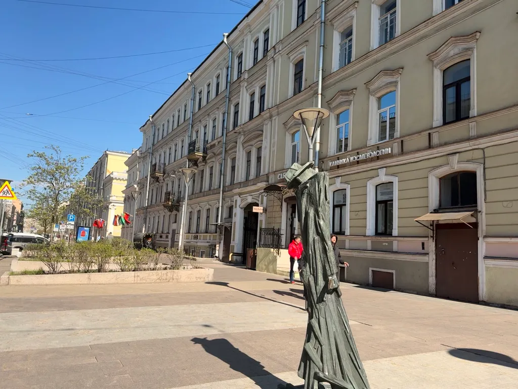 Просторная квартира возле метро достоевская